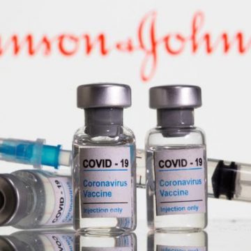 Limita EU  uso de vacuna de Johnson & Johnson por riesgo de coágulos de sangre