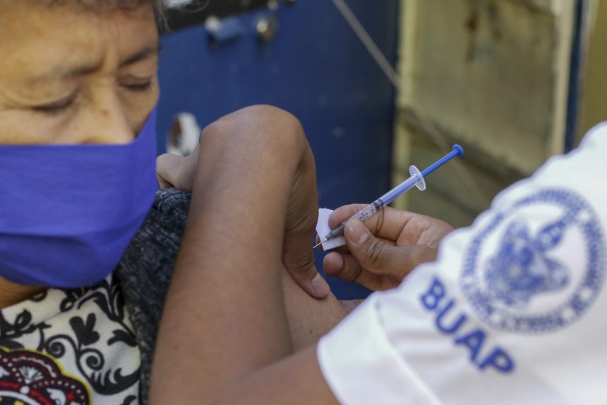 Inicia la entrega de turnos para vacunar a adultos mayores de la región Cholula-Huejotzingo