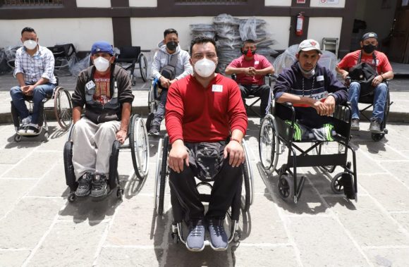 0bfec47f-2600-4489-9fff-1827963f117d Cumple SEDIF con entrega de sillas de ruedas activas