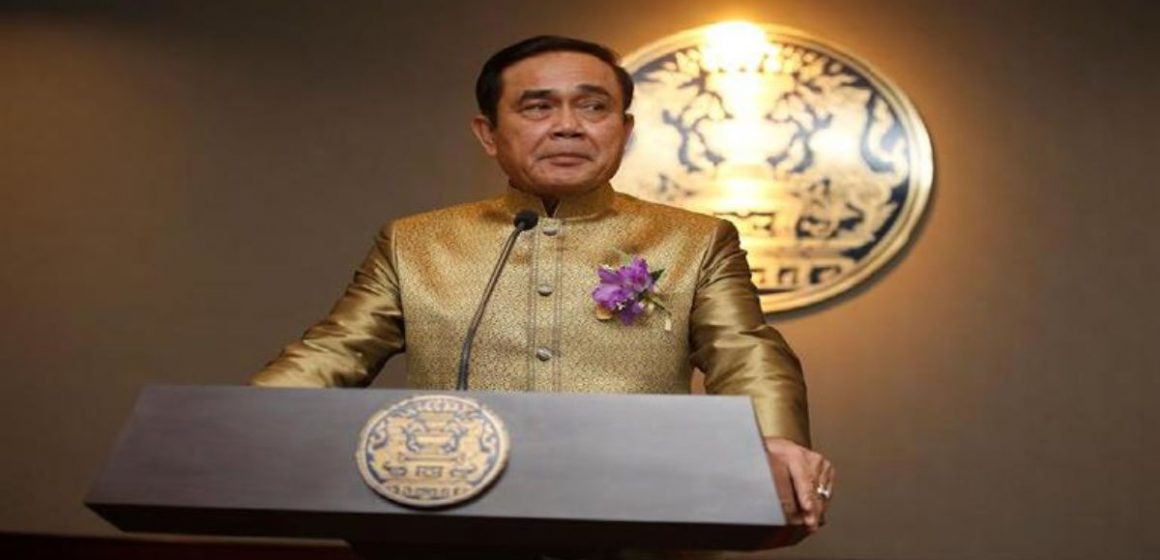 Multan a primer ministro de Tailandia por no usar cubrebocas