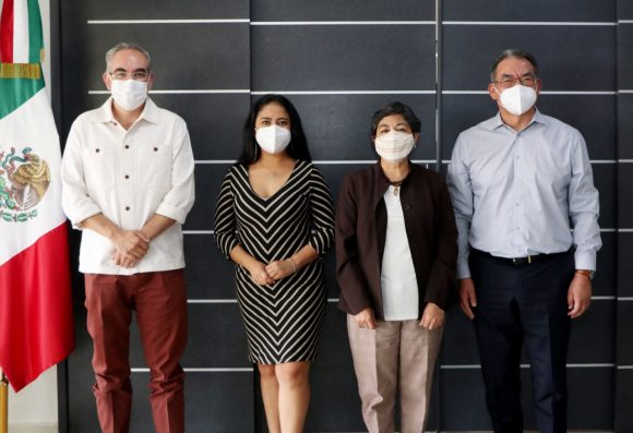 Acuerda SEP y Salud estrategia de vacunación para trabajadores de la educación