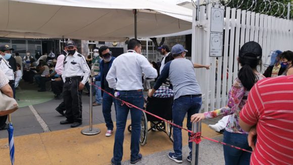 Campaña de vacunación continuará a pesar de pre-contingencia ambiental: Segob