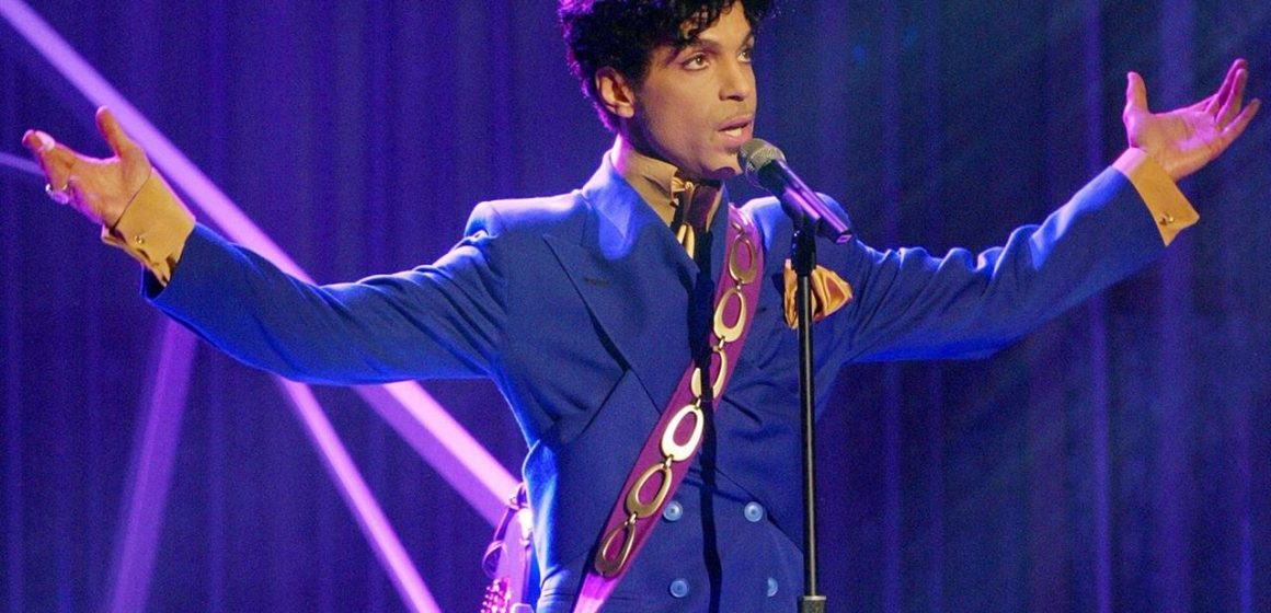 Prince, debería de ser el primero, la historia dice que es el segundo.