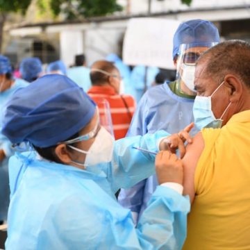 Reporta Salud 581 mil 568 personas vacunadas contra la COVID