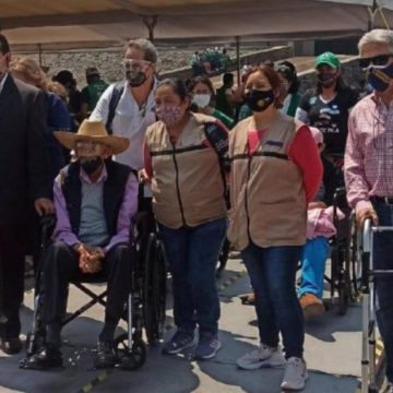 Ex presidente Luis Echeverría reaparece en público por su segunda dosis de vacuna anti Covid