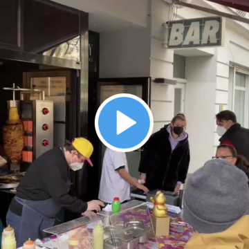 Tacos al pastor causan sensación y enormes filas en Berlín Alemania