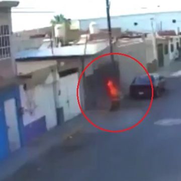 (VIDEO) Hombre prende fuego a mujer de la tercera edad; víctima se encuentra grave con quemaduras de segundo y tercer grado