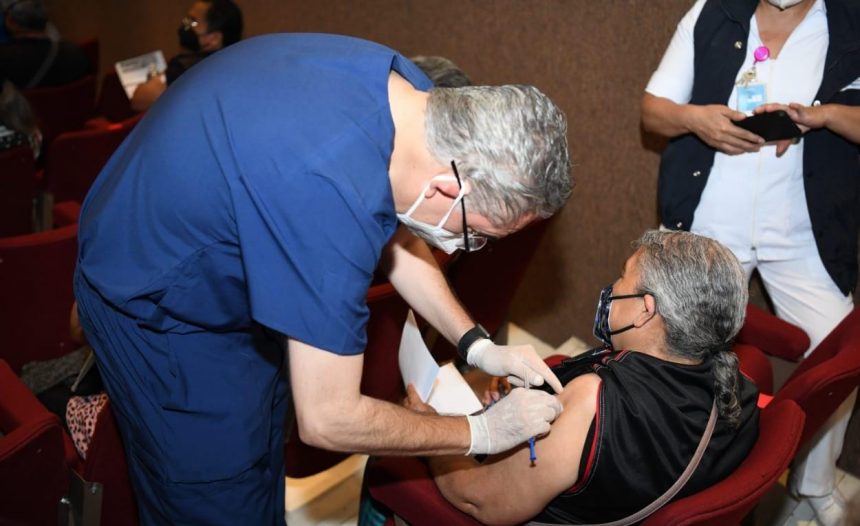 (FOTOS) Con éxito se desarrolla el segundo día de vacunación contra Covid en zona norte Puebla