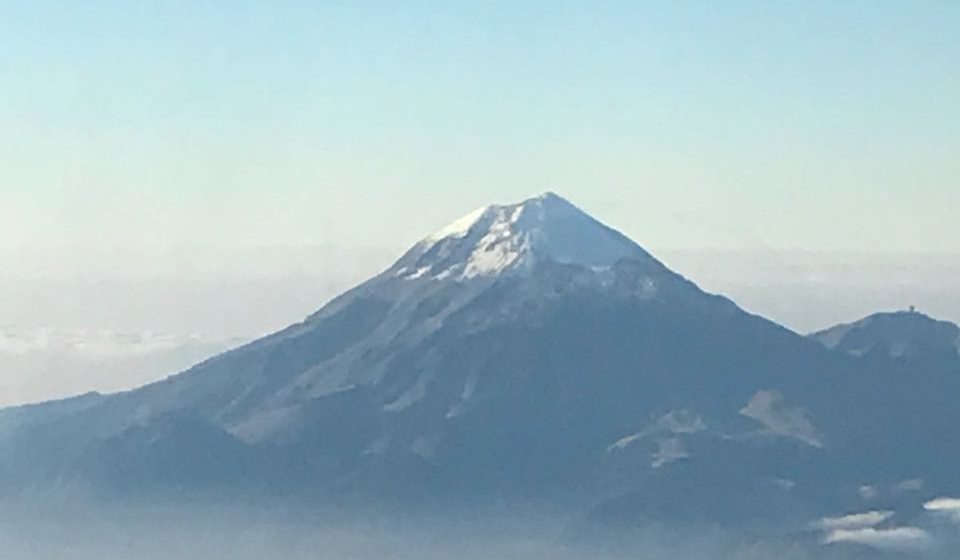 Rescatan a alpinista estadounidense a 5 mil 400 metros en el Pico de Orizaba