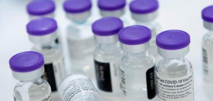 Dos dosis de vacunas anti covid son eficaces contra variante india, dice Reino Unido