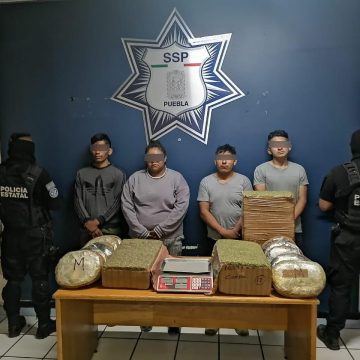 Atrapa Policía Estatal a sujetos con 50kgs de marihuana