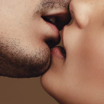 El beso genera endorfinas y bienestar
