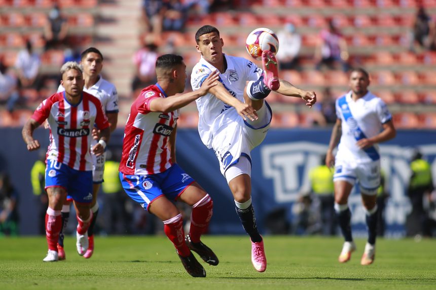 Puebla gana en San Luis y asegura calificación
