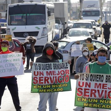 Somos locatarios no infiltrados y queremos se construya el mercado Amalucan