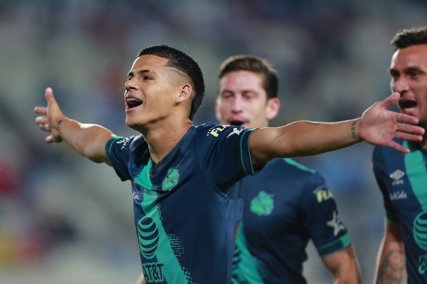 photo5165954761067964581 El Puebla golea al Pachuca y se pone cuarto en la clasificación