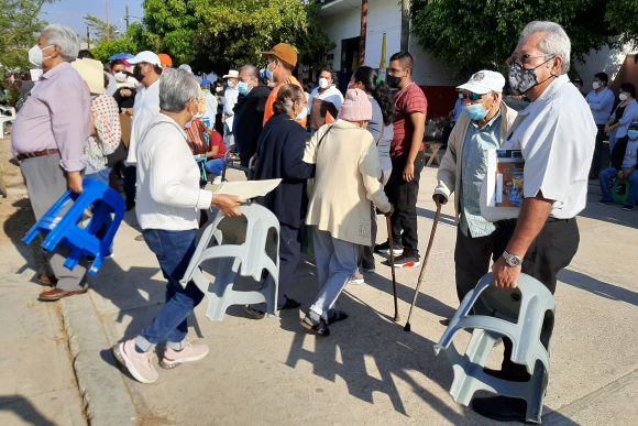 vacuna-covid-19-acatlan-458756 Este jueves inicia refuerzo vacunación 60 años y más