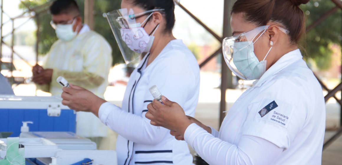 (VIDEO) En la Mixteca se dicen felices por recibir su segunda dosis de vacuna anti Covid