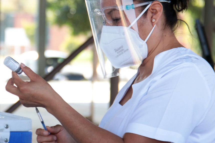 vacuna-covid-19-acatlan-458843 Inicia primera etapa de vacunación masiva al interior del estado