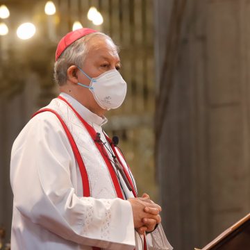 Llama arzobispo de Puebla a población vacunada a seguirse cuidando