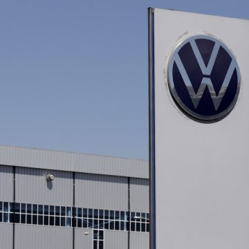 Venta de vehículos pesados de VW repunta 98.7%