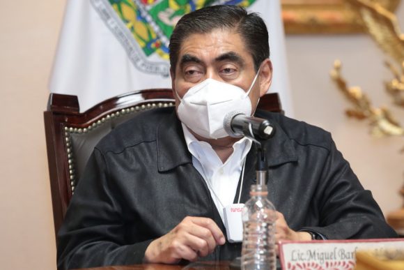 Concluye gobierno investigación contra enfermera que simuló aplicar vacuna; incurrió en falta administrativa