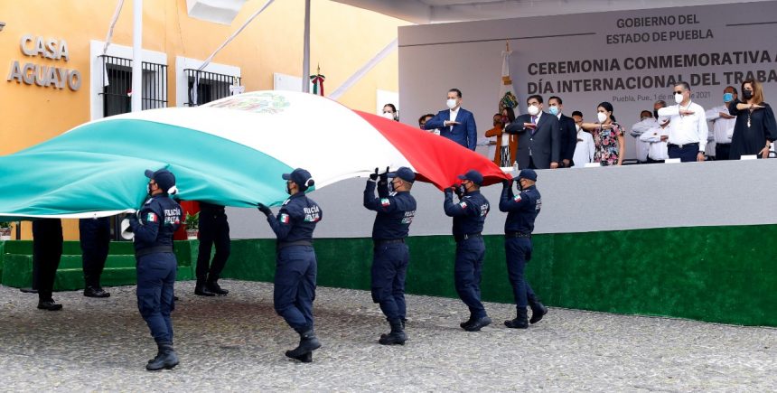 Con el trabajo de poblanas y poblanos sobrevivieron 79% de negocios: Cuéllar