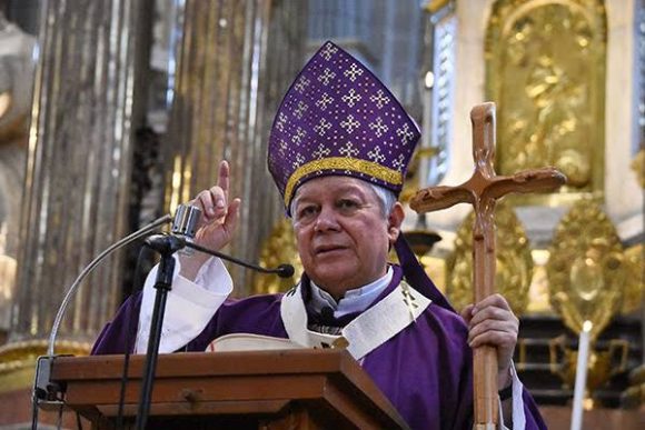 879433d8-ad10-43c6-be41-65827f7aa146 Mamás, primeras educadoras en la fe de sus hijos: Arzobispo de Puebla