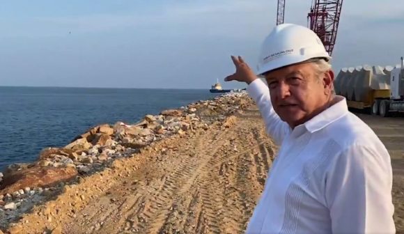 Esto lo soñó Juárez: AMLO presume construcción de rompeolas en Oaxaca