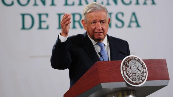 “No es un asunto grave”: AMLO minimizó la rebaja en la calificación de seguridad aérea de México