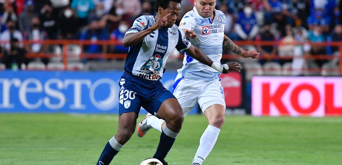Pachuca y Cruz Azul empatan sin goles en la ida de semifinales