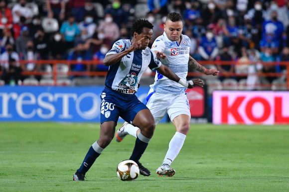 Pachuca y Cruz Azul empatan sin goles en la ida de semifinales