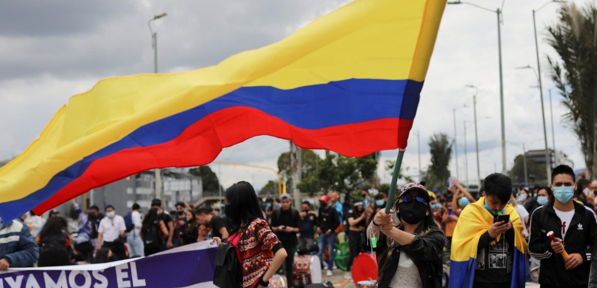 Protestas en Colombia dejan 17 muertos y más de 800 heridos