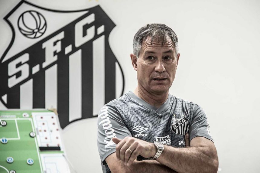 HOLAN El argentino Ariel Holan será el entrenador del León