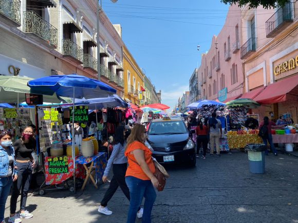 IMG-2021-05-07-at-14.58.042 (FOTOS) Regresan ambulantes y crecen como la húmedad en el centro de Puebla