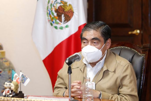 Pide gobernador a la sociedad no bajar la guardia pese al control de la Covid-19