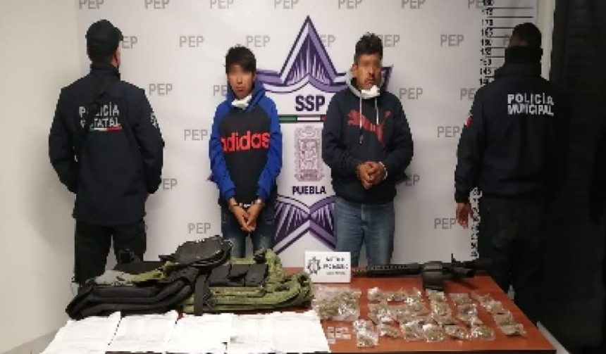 Detiene Policía Estatal a dos presuntos ladrones de combustible en Amozoc