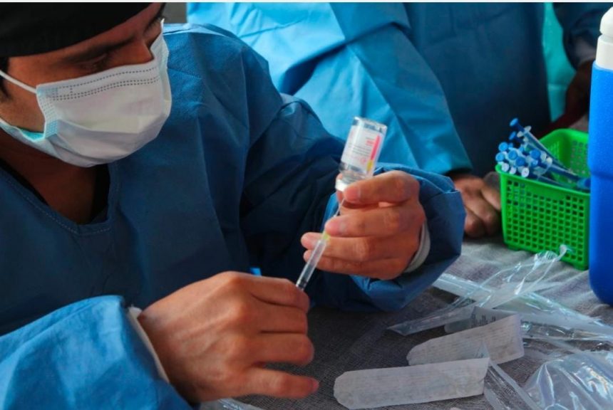 Vacunados 62 mil trabajadores de la educación en dos días: SEP