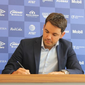 Renueva contrato Nicolás Larcamón con el Club Puebla
