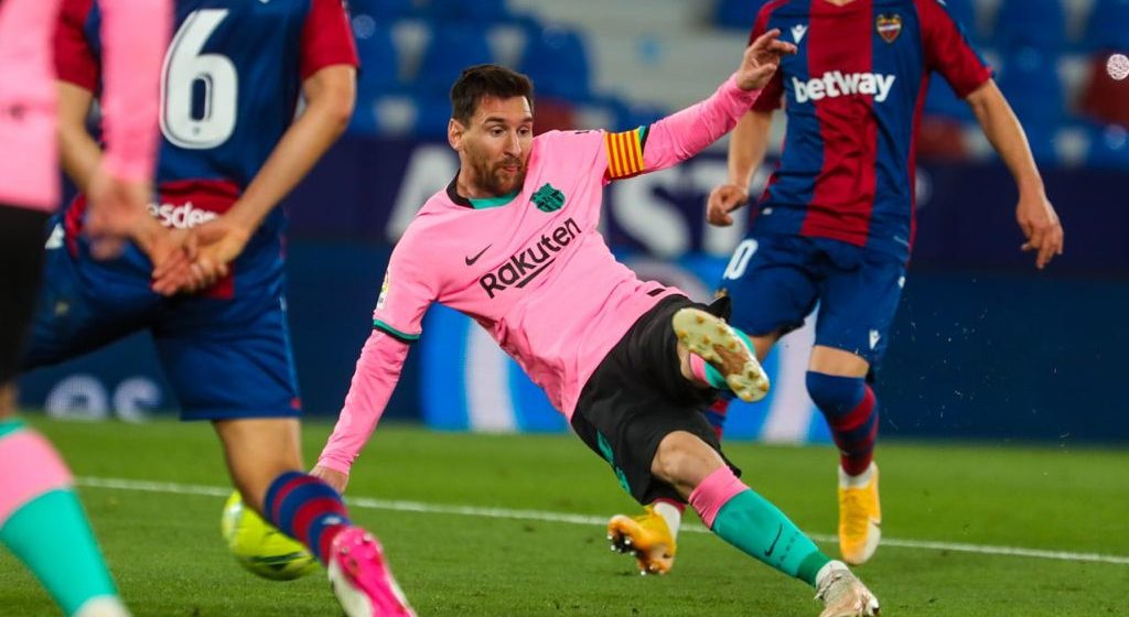 El Barcelona empató ante el Levante y se aleja del título