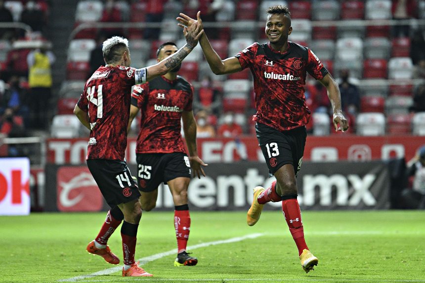 Los Diablos vencen al Cruz Azul y toman ventaja en los cuartos de final