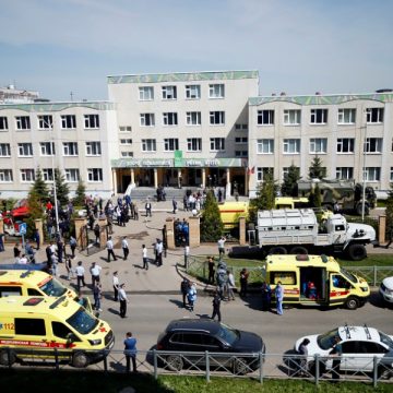 (VIDEO) Se registra tiroteo en escuela de Rusia; deja once muertos entre ellos nueve niños