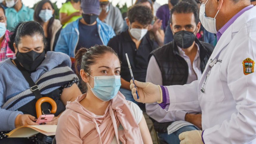 Vacunas 40 a 49 CMH En julio se comenzarán a vacunar a personas de 40 a 49 años: AMLO