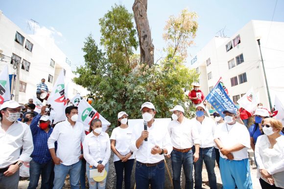 Eduardo Rivera Pérez presentó el programa de mejoramiento a las Unidades Habitacionales