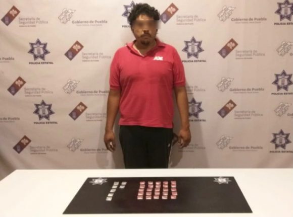 En Tehuacán, Policía Estatal detiene a presunto narcovendedor