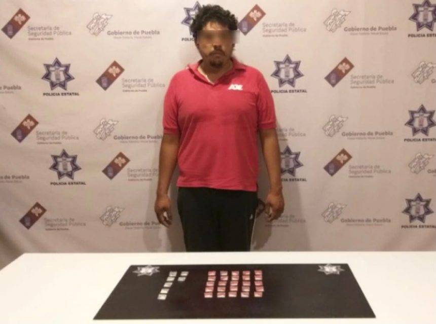 En Tehuacán, Policía Estatal detiene a presunto narcovendedor