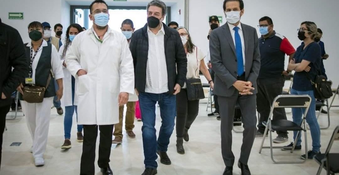 Supervisan Rector Esparza , Luciano Concheiro y López Borbolla sede de vacunación BUAP para maestros