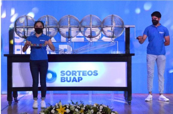 Premia Sorteos BUAP a sus colaboradores