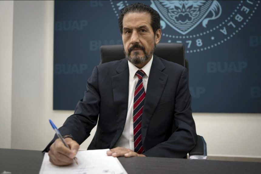 c2a903a9-8a86-4f99-85ea-db8c1527d525 BUAP firma primer convenio internacional de doble titulación con la Universidad de Santo Tomás, Colombia