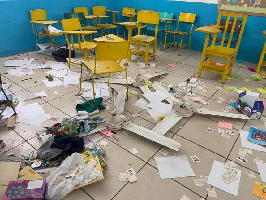 Urgen padres de familia rehabilitar 5 planteles vandalizados y saqueados durante pandemia