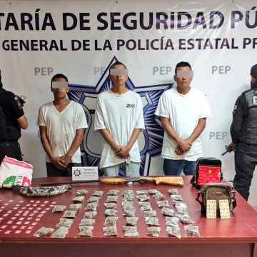 En Atlixco, presuntos distribuidores de droga son detenidos por la Policía Estatal